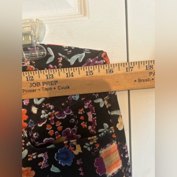 Levi’s demi curve slim jeans - Picture 4 of 10